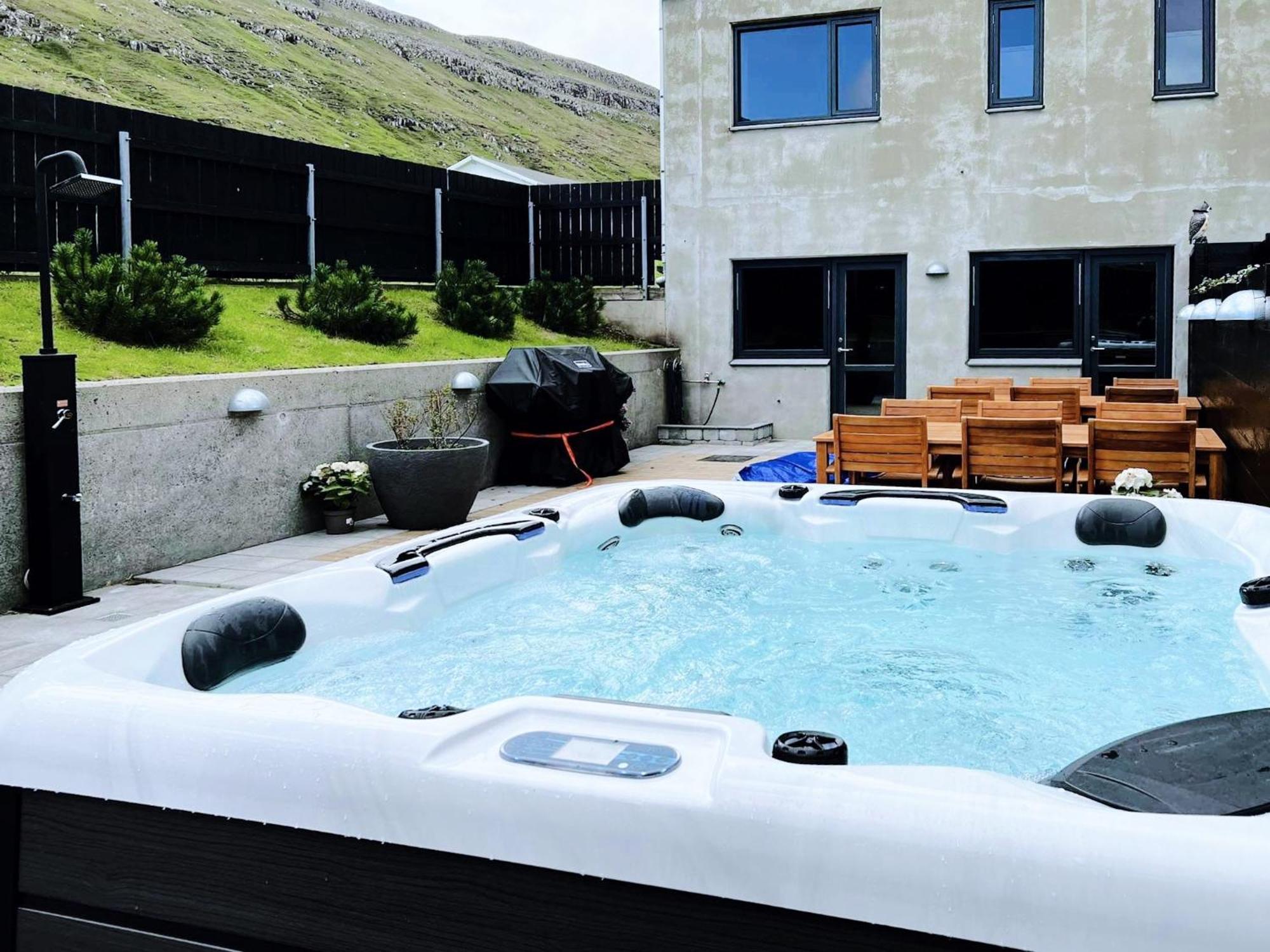 Stunning Ocean View Penthouse Apartment Oravik Exterior foto